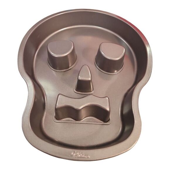 Wilton Halloween Skull Skeleton Sugar Skull Cake Pan Metal Non Stick 12 x 9.5" - Picture 3 of 9